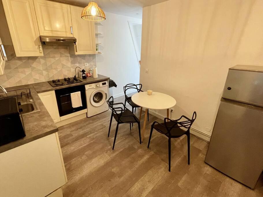 1Br Et Canape Lit Dans Le Salon Apartment Париж Екстериор снимка